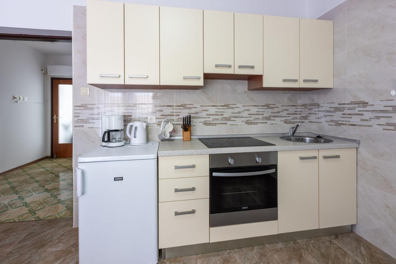 Kreso Apartment *